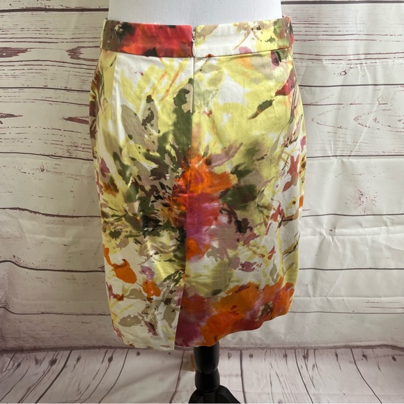 J. Crew spring floral the pencil skirt size 4 - Picture 3 of 5